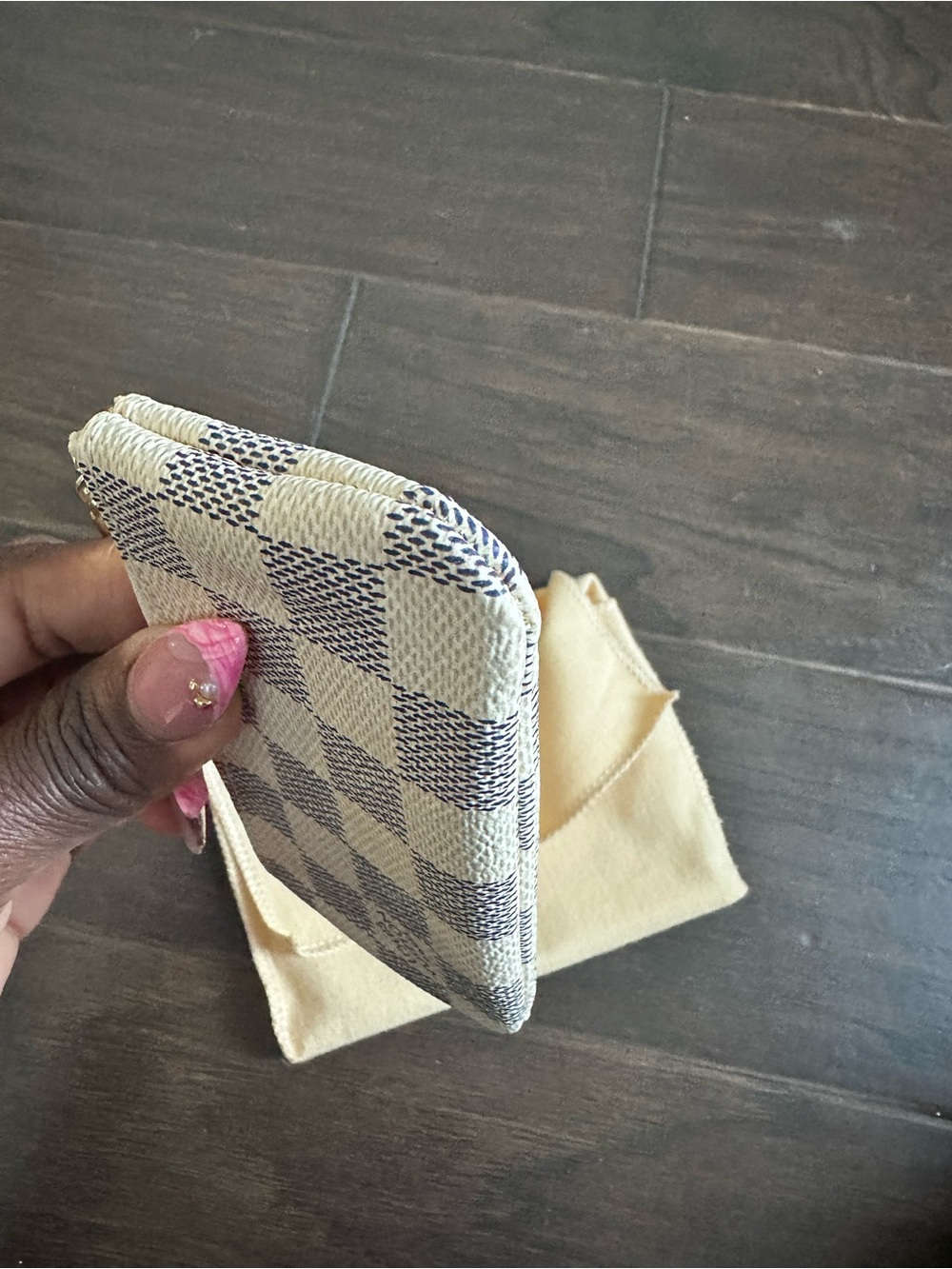 Louis Vuitton Key Pouch - Picture 10 of 10